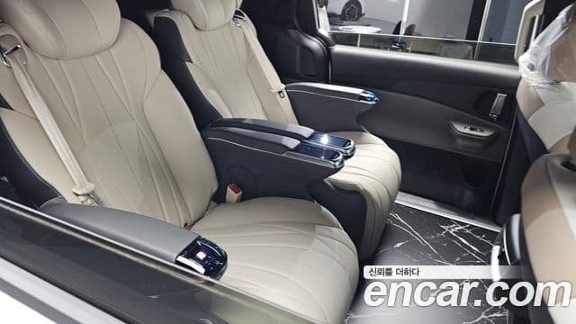 Kia The / новый New Carnival 4세대 7인승 High Limousine (компания по спецнадстройкам), 2025 12