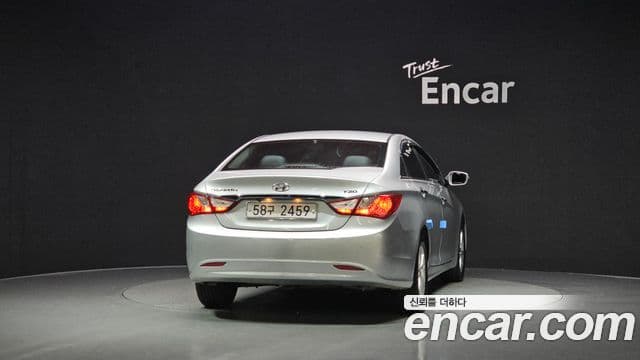 Hyundai YF Sonata люксовая версия, 2010 4