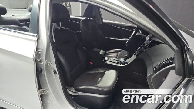 Hyundai YF Sonata люксовая версия, 2010 11