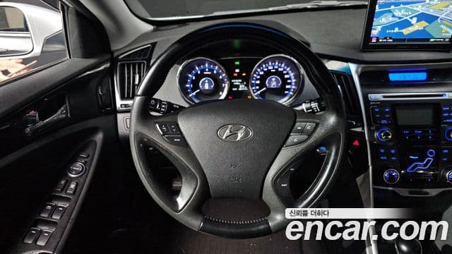 Hyundai YF Sonata люксовая версия, 2010 13