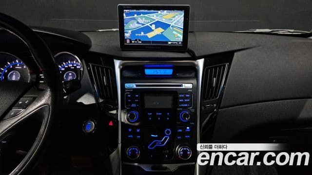 Hyundai YF Sonata люксовая версия, 2010 14