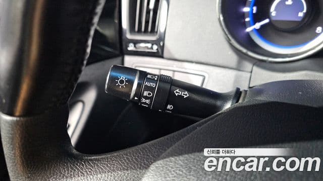 Hyundai YF Sonata люксовая версия, 2010 18