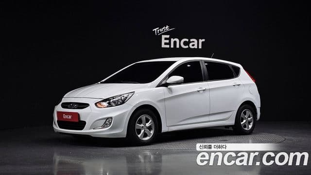 Hyundai Accent(новый кузов / новое поколение) Premier, 2012 1
