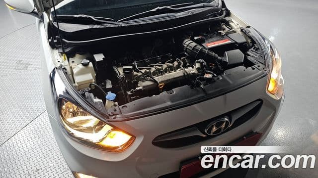 Hyundai Accent(новый кузов / новое поколение) Premier, 2012 6