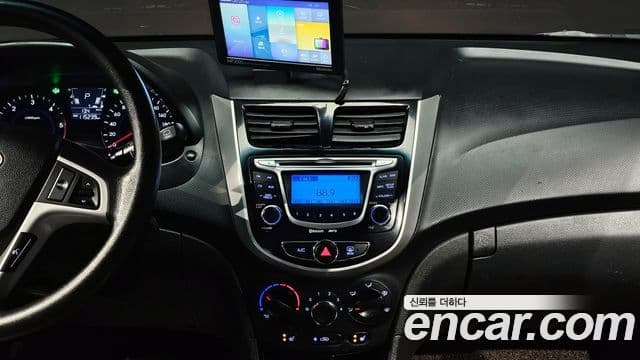 Hyundai Accent(новый кузов / новое поколение) Premier, 2012 15