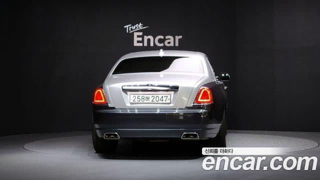 Rolls-Royce 고스트 6.6 EWB V12, 2020 4