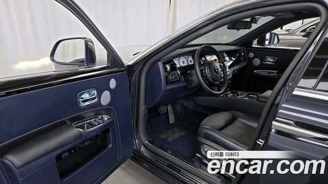 Rolls-Royce 고스트 6.6 EWB V12, 2020 10