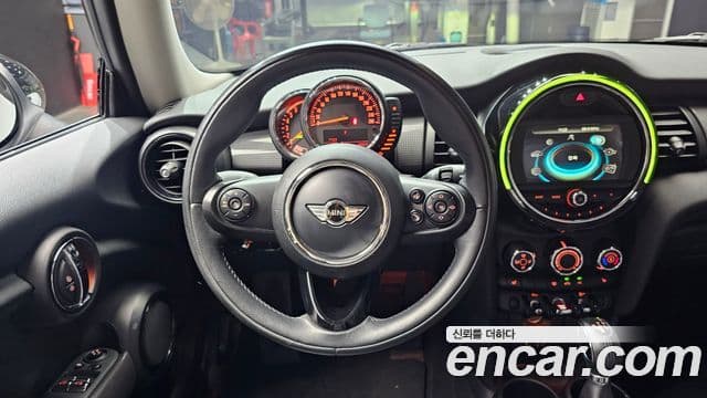 Mini Cooper D 3세대, 2016 13