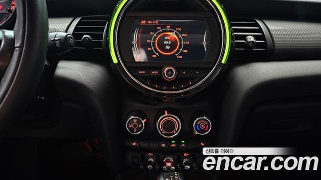 Mini Cooper D 3세대, 2016 14