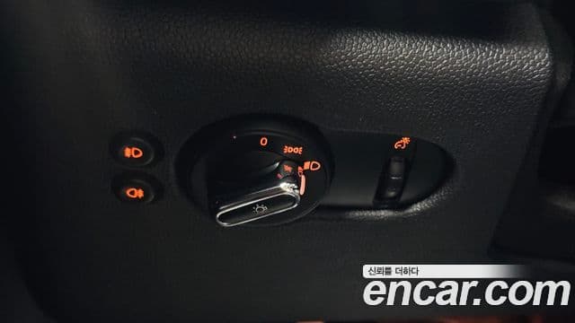 Mini Cooper D 3세대, 2016 18