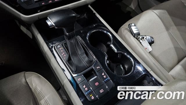 Kia The / новый New Carnival VIP, 2019 9