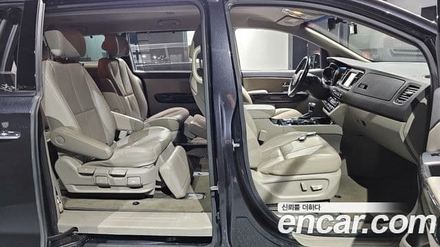 Kia The / новый New Carnival VIP, 2019 10