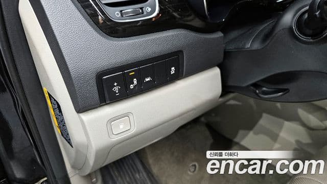 Kia The / новый New Carnival VIP, 2019 16