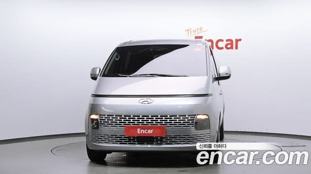Hyundai Staria Modern, 2023 3