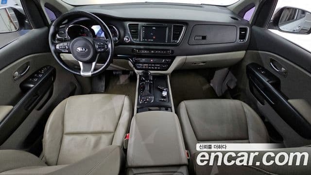 Kia All New Carnival Luxury, 2016 7