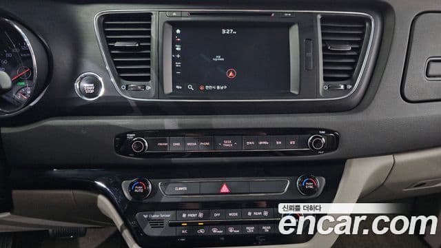 Kia All New Carnival Luxury, 2016 16