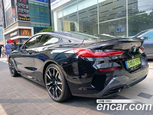BMW 8시리즈 (G15) M850i xDrive купе, 2025 все фото