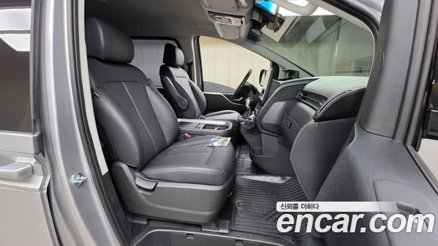 Hyundai Staria Modern, 2025 10