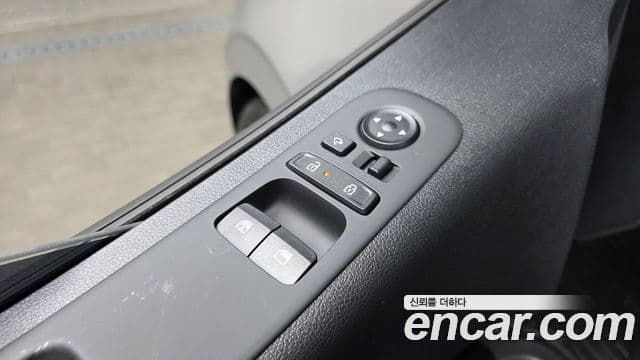 Hyundai Staria Modern, 2025 12