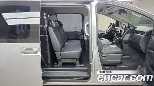 Hyundai Staria Modern, 2025 19