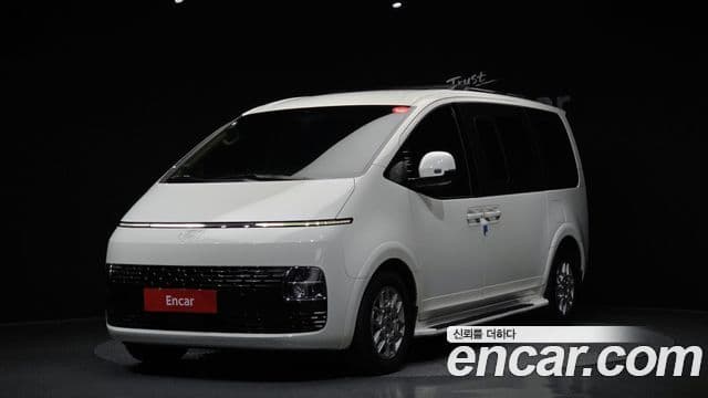 Hyundai Staria Modern, 2025 1