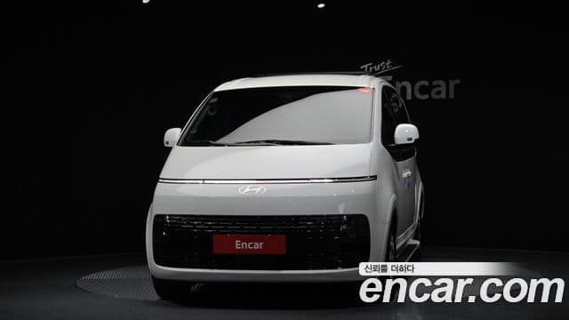 Hyundai Staria Modern, 2025 3