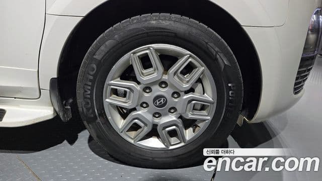 Hyundai Staria Modern, 2025 все фото