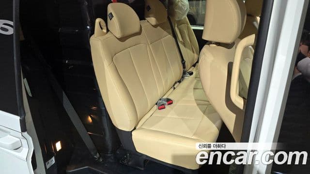 Hyundai Staria Modern, 2025 12