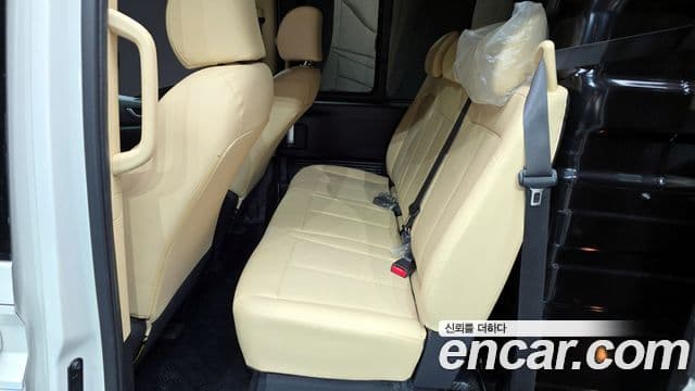Hyundai Staria Modern, 2025 13