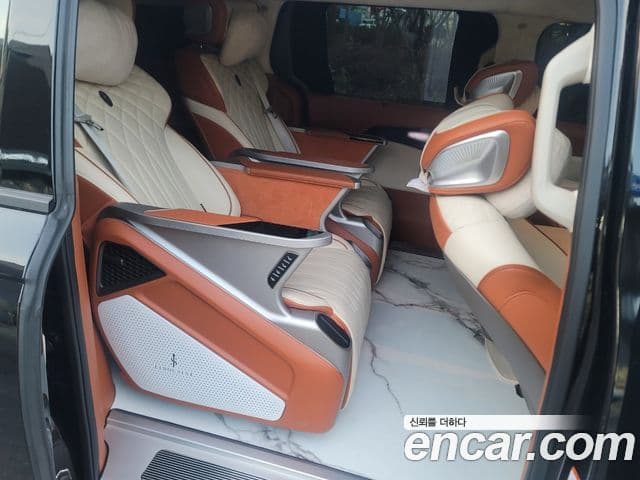 Kia Carnival 4세대 бензин 9인승 High Limousine(компания по спецнадстройкам), 2023 16