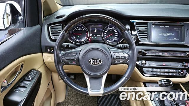 Kia All New Carnival President, 2016 13