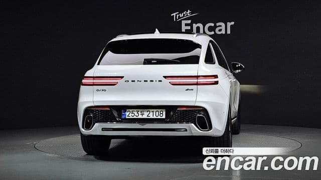 Genesis GV70, 2023 4