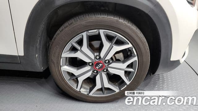 Kia Seltos Signature, 2022 все фото