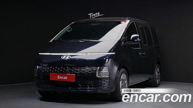 Hyundai Staria Modern, 2025 1