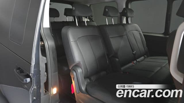 Hyundai Staria Modern, 2025 13