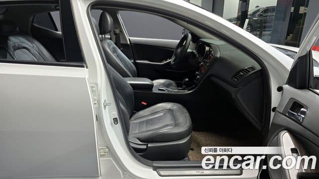 Kia K5 Prestige, 2012 10