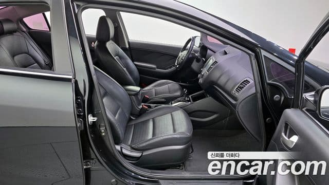 Kia The / новый New K3 Style, 2017 10