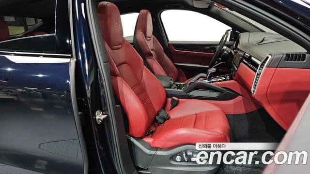 Porsche Cayenne (PO536) 3.0 купе, 2021 10