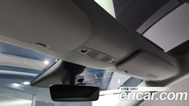 Tesla модель Y Standard Range, 2021 19