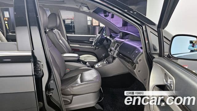 KG모빌리티(SsangYong) Korando 투리스모 4WD RX 9인승, 2016 10