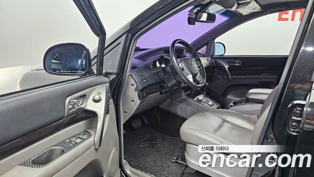 KG모빌리티(SsangYong) Korando 투리스모 4WD RX 9인승, 2016 11
