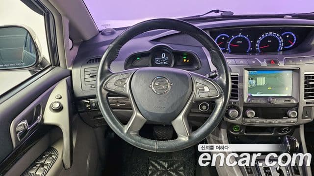 KG모빌리티(SsangYong) Korando 투리스모 4WD RX 9인승, 2016 13