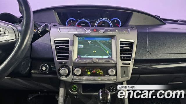 KG모빌리티(SsangYong) Korando 투리스모 4WD RX 9인승, 2016 15