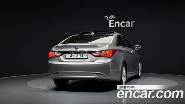 Hyundai YF Sonata люксовая версия, 2010 4