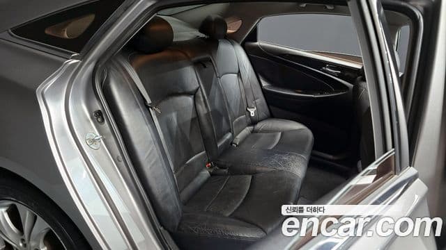 Hyundai YF Sonata люксовая версия, 2010 12