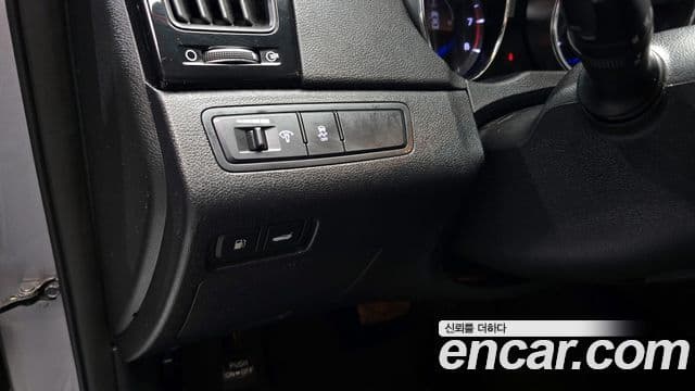 Hyundai YF Sonata люксовая версия, 2010 15