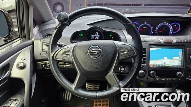 KG모빌리티(SsangYong) Korando 투리스모 4WD TX 9인승, 2017 13