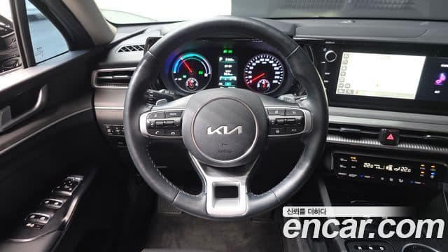 Kia K5 гибрид 3세대 Prestige, 2023 13