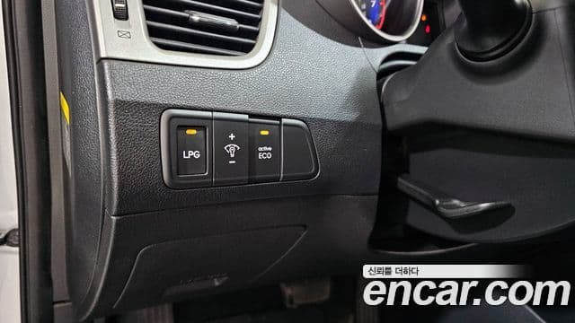 Hyundai Avante MD LPI M16 Deluxe, 2012 16