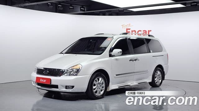 Kia Carnival R Premium, 2012 1